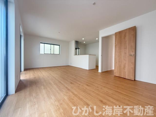 平塚市御殿４丁目　新築戸建　全4棟の居間・リビング|18.8帖　LDK