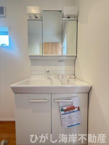 平塚市御殿４丁目　新築戸建　全4棟の独立洗面台|三面鏡化粧台