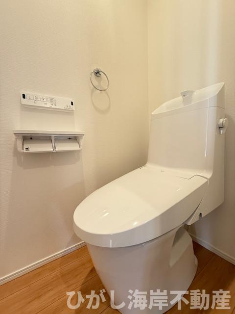 平塚市御殿４丁目　新築戸建　全4棟のトイレ|洗浄機能付きお手洗い