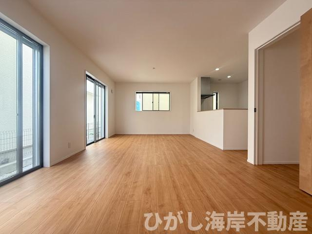 平塚市御殿４丁目　新築戸建　全4棟の居間・リビング|18.8帖　LDK