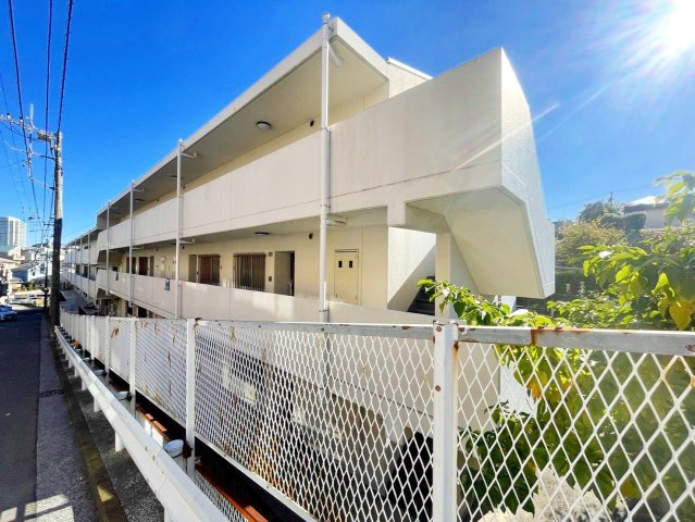 PLENDY上大岡の外観