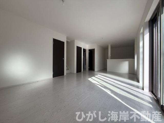 平塚市平塚2丁目　新築戸建のダイニング|19.7帖　LDK