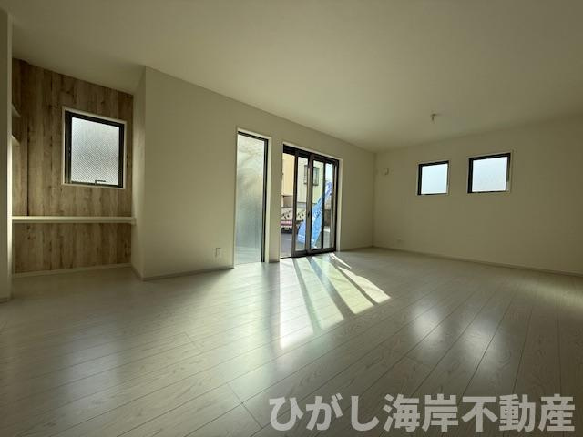 平塚市平塚2丁目　新築戸建の居間・リビング|19.7帖　LDK