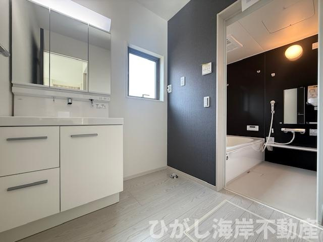 平塚市平塚2丁目　新築戸建の脱衣所|脱衣スペース