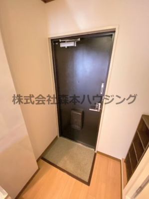 【玄関】 | 　プライムコート | 落ち着いた玄関です