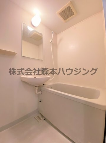 【浴室】 | 　プライムコート | ゆったり過ごせるお風呂です