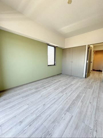 福岡市東区千早２丁目の賃貸マンションの居間・リビング