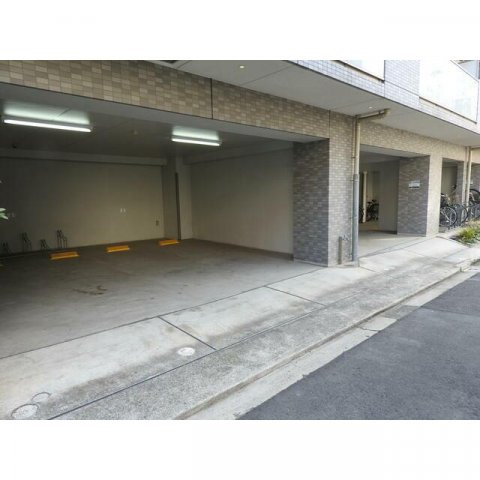 ライツェント石島の駐車場