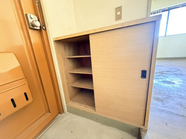 大垣市枝郷2丁目　フラッツA棟のその他|こちらは例として303号室（修繕前）の画像になります。