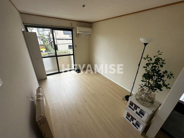 セジュールおがたCの居間・リビング