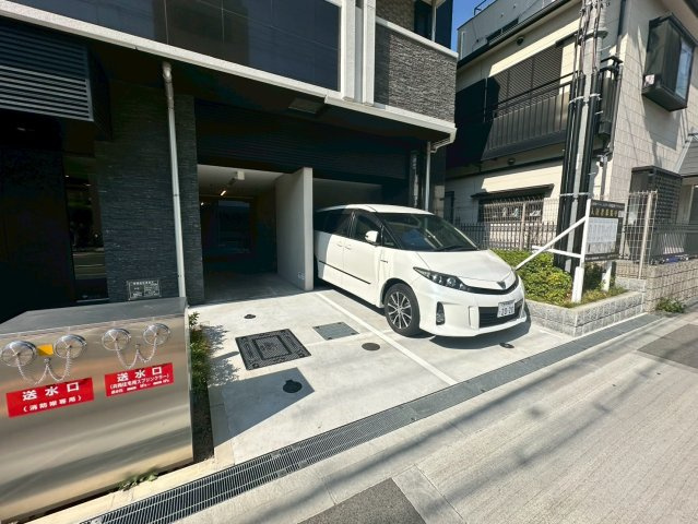 エスリード阿波座プライムコートの駐車場
