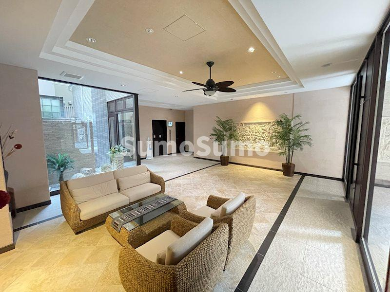 S-RESIDENCE淀屋橋のロビー|建物の内部です