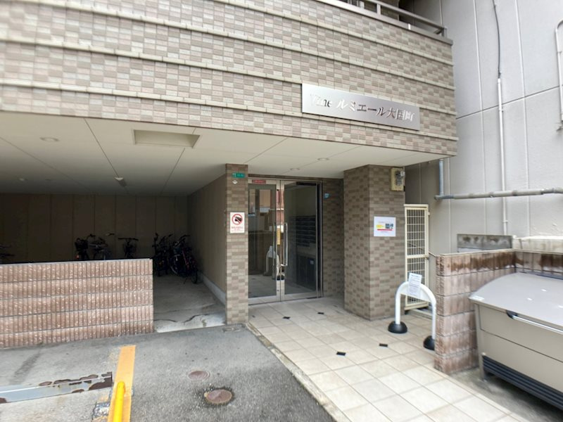 VINEルミエール大国町の駐車場