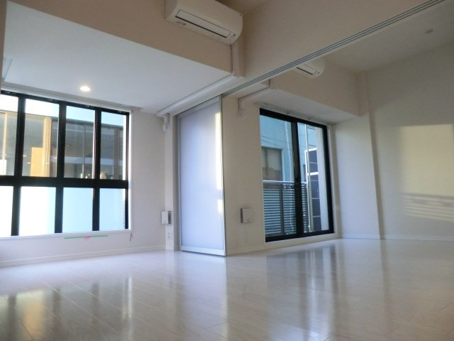 S-RESIDENCE神戸元町の居間・リビング