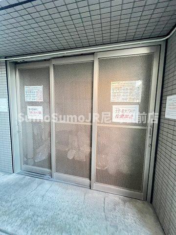 エールリベルテ大阪WESTの外観|外観は落ち着いています