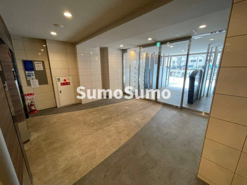SERENiTE本町refletのロビー