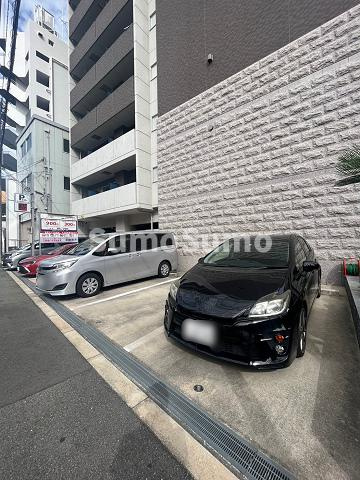 S-RESIDENCE難波Brillerの駐車場