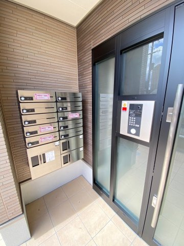 エクラ宝塚のエントランス