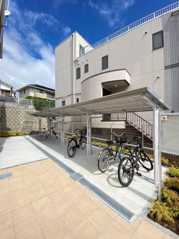 エクラ宝塚の駐車場