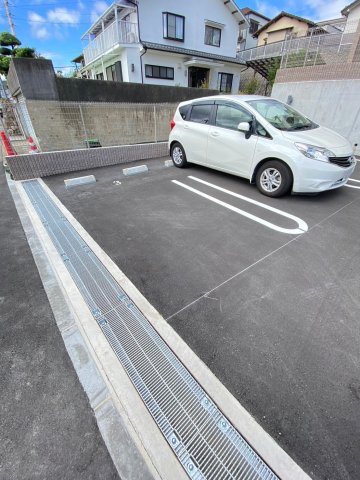 エクラ宝塚の駐車場