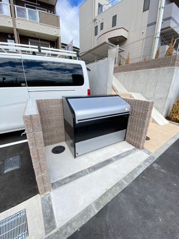 エクラ宝塚の駐車場