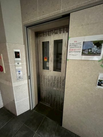 ウインズコート甲風園の外観