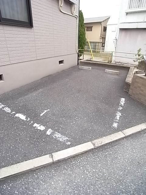 ヴィラージュの駐車場