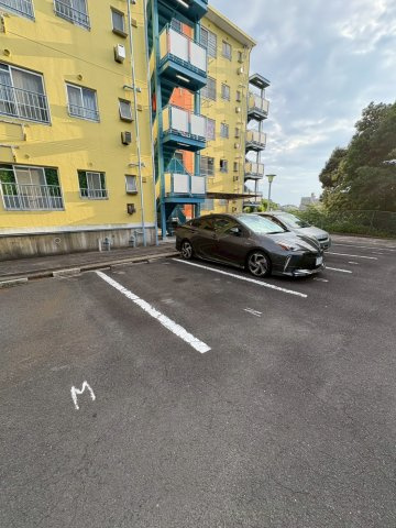 エード白川の駐車場|駐車場があるので、車を買う予定の方も安心です