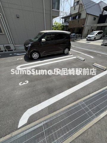 Serendipity武庫之荘の駐車場|車をお持ちの方に嬉しい駐車場付きの物件です