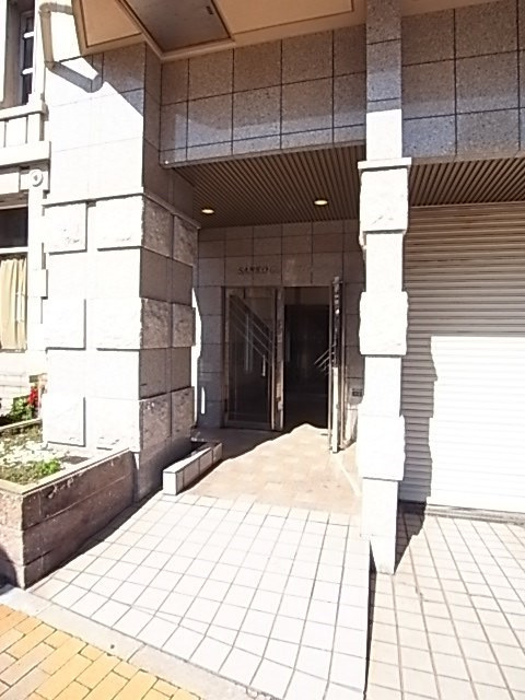 SANKОガルフタワーのエントランス