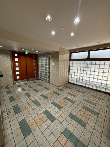 エイペックス松屋町ヴァンデュールのロビー|ゆとりのあるロビーです