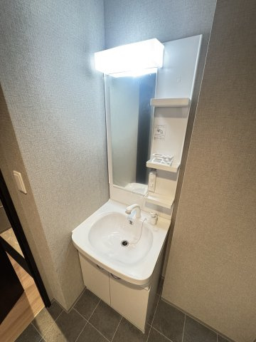 SDグランツ三宮イーストフロントの独立洗面台