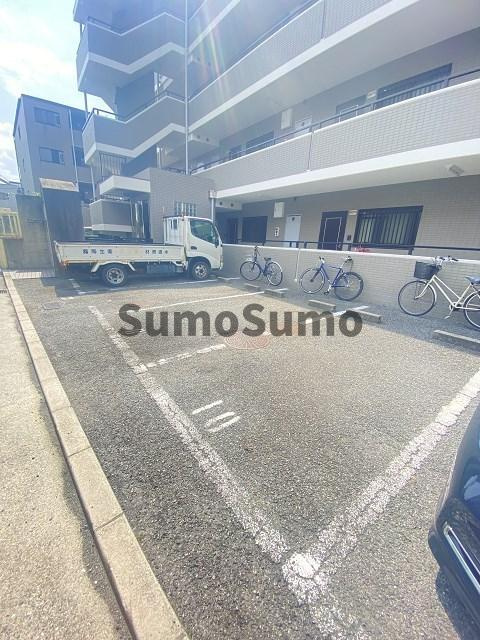 エコロCITY七松の駐車場|駐車場に車を止められます
