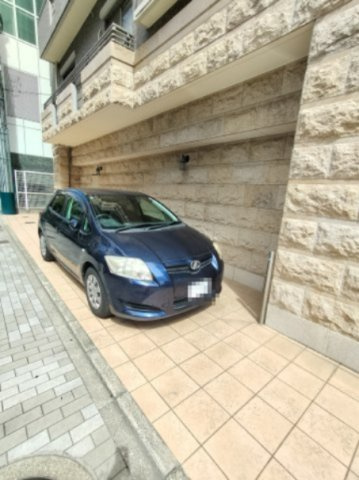 ウォームスヴィル元町通の駐車場