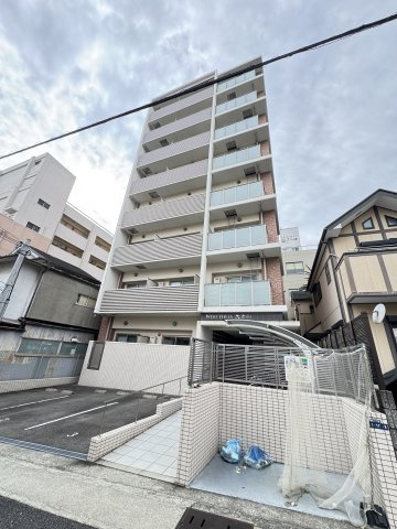 ウエストヒルズ大倉山の外観