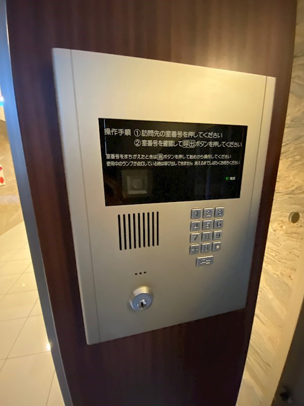 ウエストアヴェニューの外観