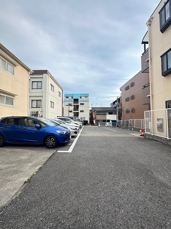 VILLA　WEST　六甲の駐車場