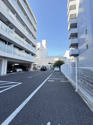 SEA SIDE PALACE KOBEの駐車場