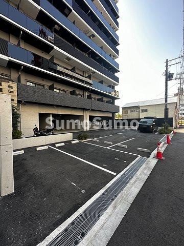 S-RESIDENCE難波大国町Unoの駐車場