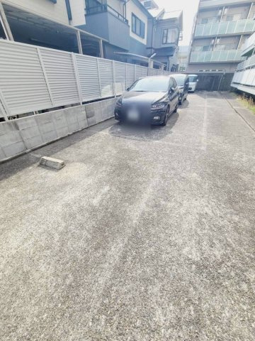 Sempre　Vita里中の駐車場