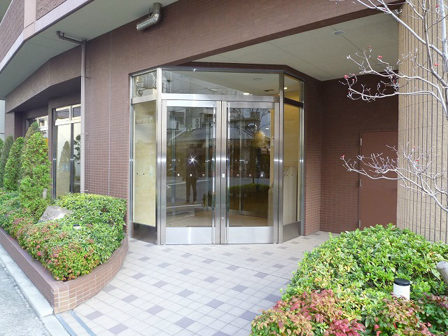 エステムプラザ神戸元町海岸通のエントランス