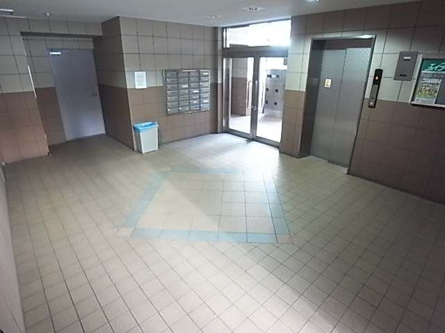エスペランサ神戸のロビー|ゆとりのあるロビーです