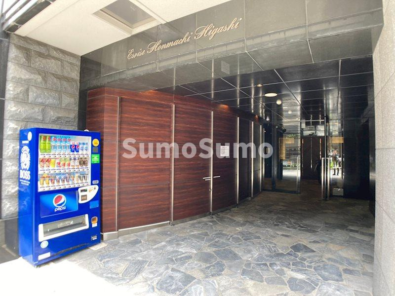 エスライズ本町東のエントランス
