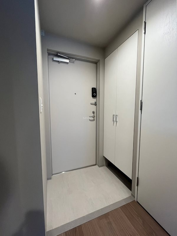 WORVE大阪本町の玄関