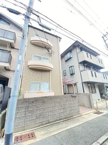 エスペランサ郡家の外観