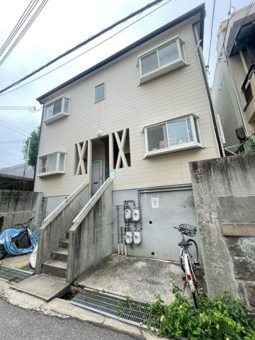 アーク倉石通の外観