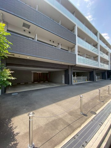 エスプレイス神戸グレースの駐車場