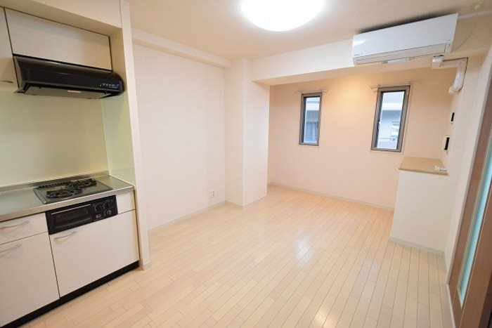 WELLBEAR新神戸の居間・リビング