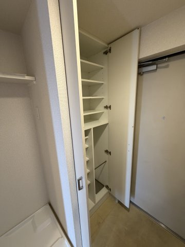 エステムプラザ神戸西Ⅴミラージュの収納