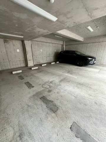 アーデンハウス菊谷の駐車場